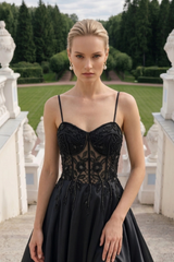 VESTIDO LONGO COM CORSET BORDADO EM ZIBELINE, SAIA RODADA E FENDA LATERAL