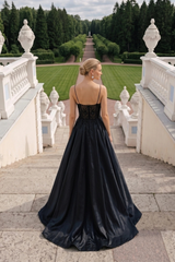 VESTIDO LONGO COM CORSET BORDADO EM ZIBELINE, SAIA RODADA E FENDA LATERAL